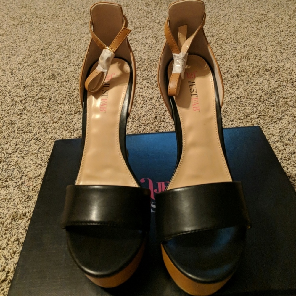 Wedge Shoe - Picture 2 of 5